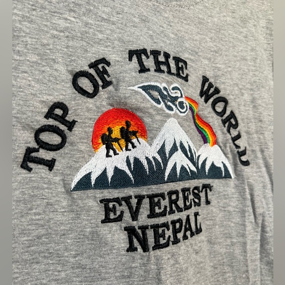 Shangri La Men’s Mount Everest Nepal T-Shirt Tee Size 44 Embroidered Size: Large - Picture 3 of 5